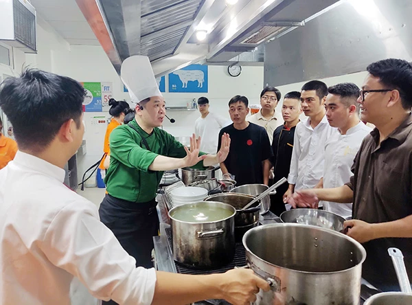 Thành viên VCCA đồng hành nâng cao chất lượng phục vụ ẩm thực tại Đà Nẵng