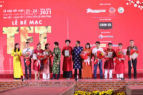 BẾ MẠC LỄ HỘI TẾT VIỆT 2021