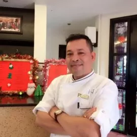 [SERIES: DI SẢN TRONG ĐÔI TAY - TẬP 23] NGHỆ NHÂN VĂN HÓA ẨM THỰC VIỆT NAM LÊ CÔNG HÙNG – MANG HỒN HUẾ VÀO TỪNG MÓN ĂN, BỀN BỈ GIỮ LỬA DI SẢN QUA NĂM THÁNG