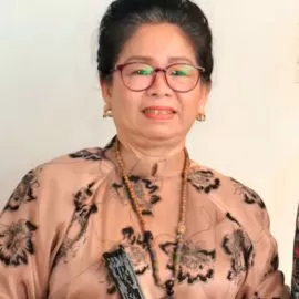 [SERIES: DI SẢN TRONG ĐÔI TAY - TẬP 22] NGHỆ NHÂN VĂN HÓA ẨM THỰC VIỆT NAM LÊ THỊ HỒNG MAI - HỒN THƠ KINH KỲ VÀ BÁNH KHOÁI HỒNG MAI BỐN THẬP KỶ GIỮ LỬA
