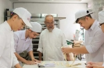 Đầu bếp Việt kiều mở trường miễn phí ở Sài Gòn
