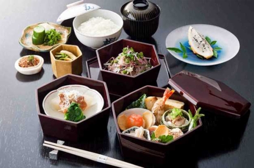 MÓN NGON Ở NHỮNG QUÁN ĂN CỦA NIỀM TIN XỨ HOA ANH ĐÀO