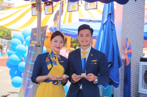 ĐẾN GIAN HÀNG VIETRAVEL AIRLINES VÀ THƯỞNG THỨC GỎI CUỐN SÀI GÒN CHUẨN VỊ